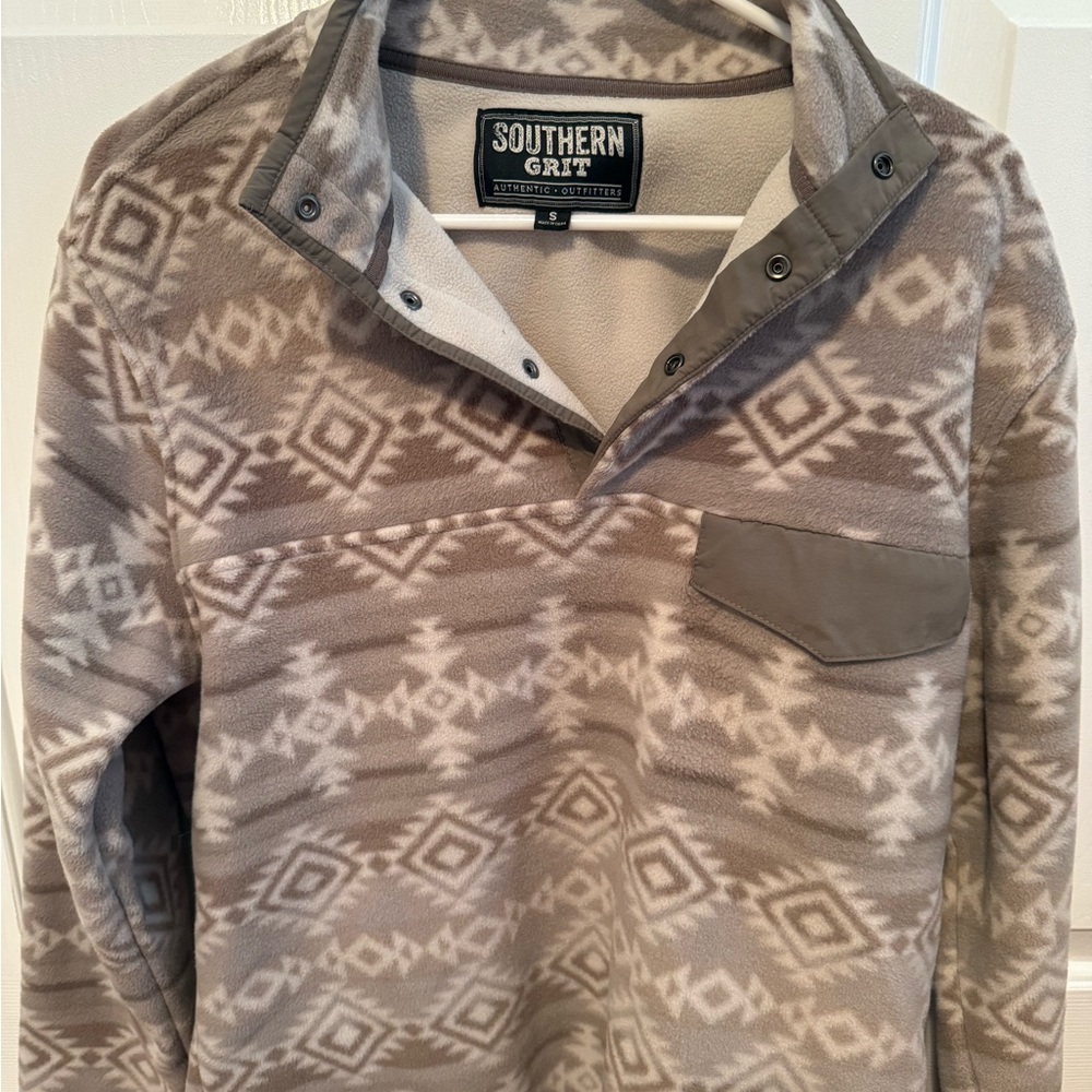 Southern Grit Patterned Fleece Pullover